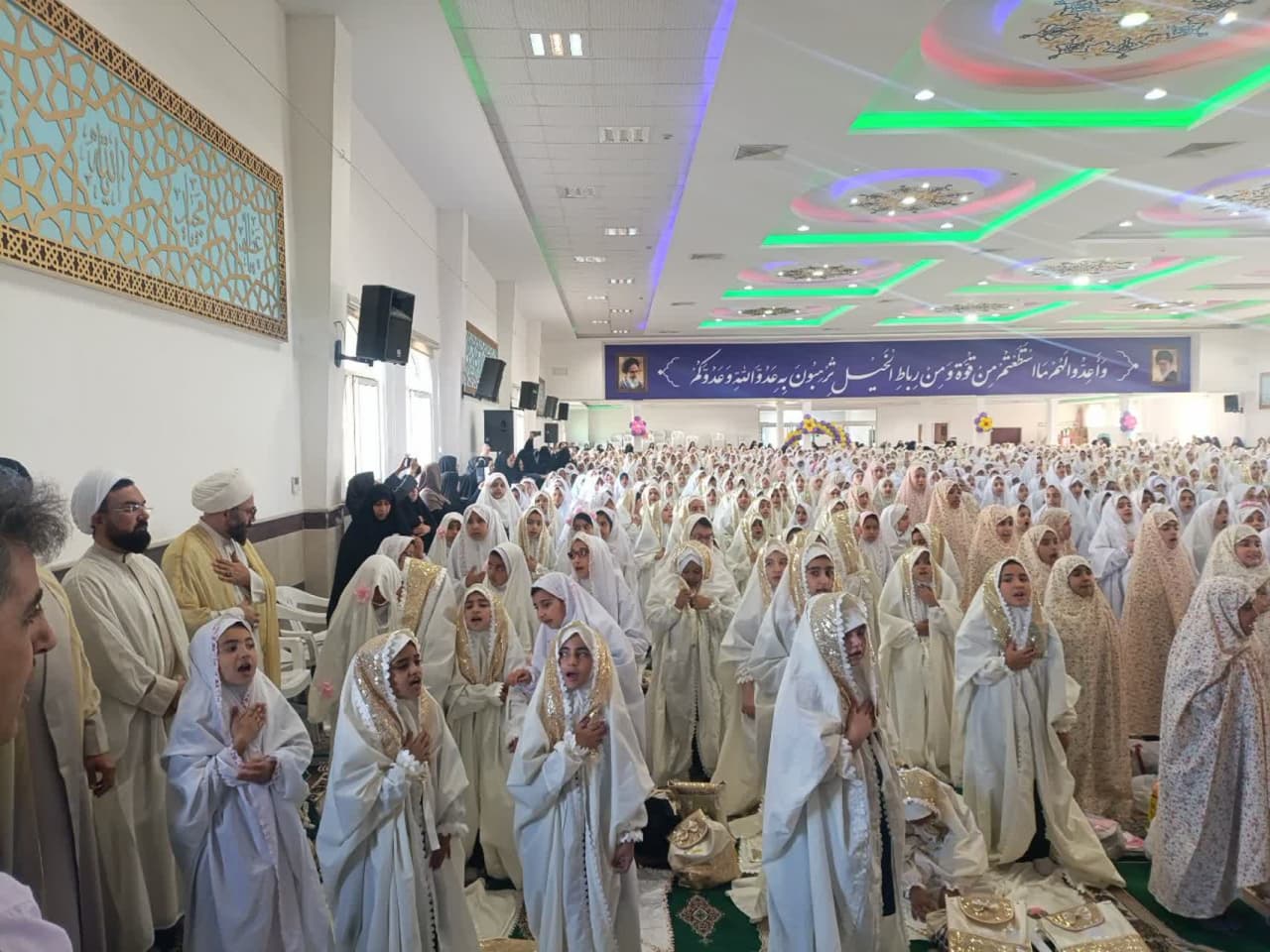 حضور و سخنرانی مدیر ستاد اقامه نماز در جشن عبادت دختران نو‌مکلف شهرستان سمنان
