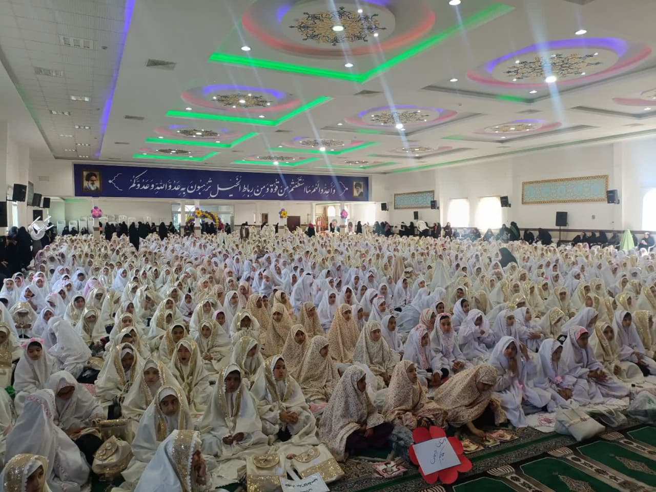 حضور و سخنرانی مدیر ستاد اقامه نماز در جشن عبادت دختران نو‌مکلف شهرستان سمنان