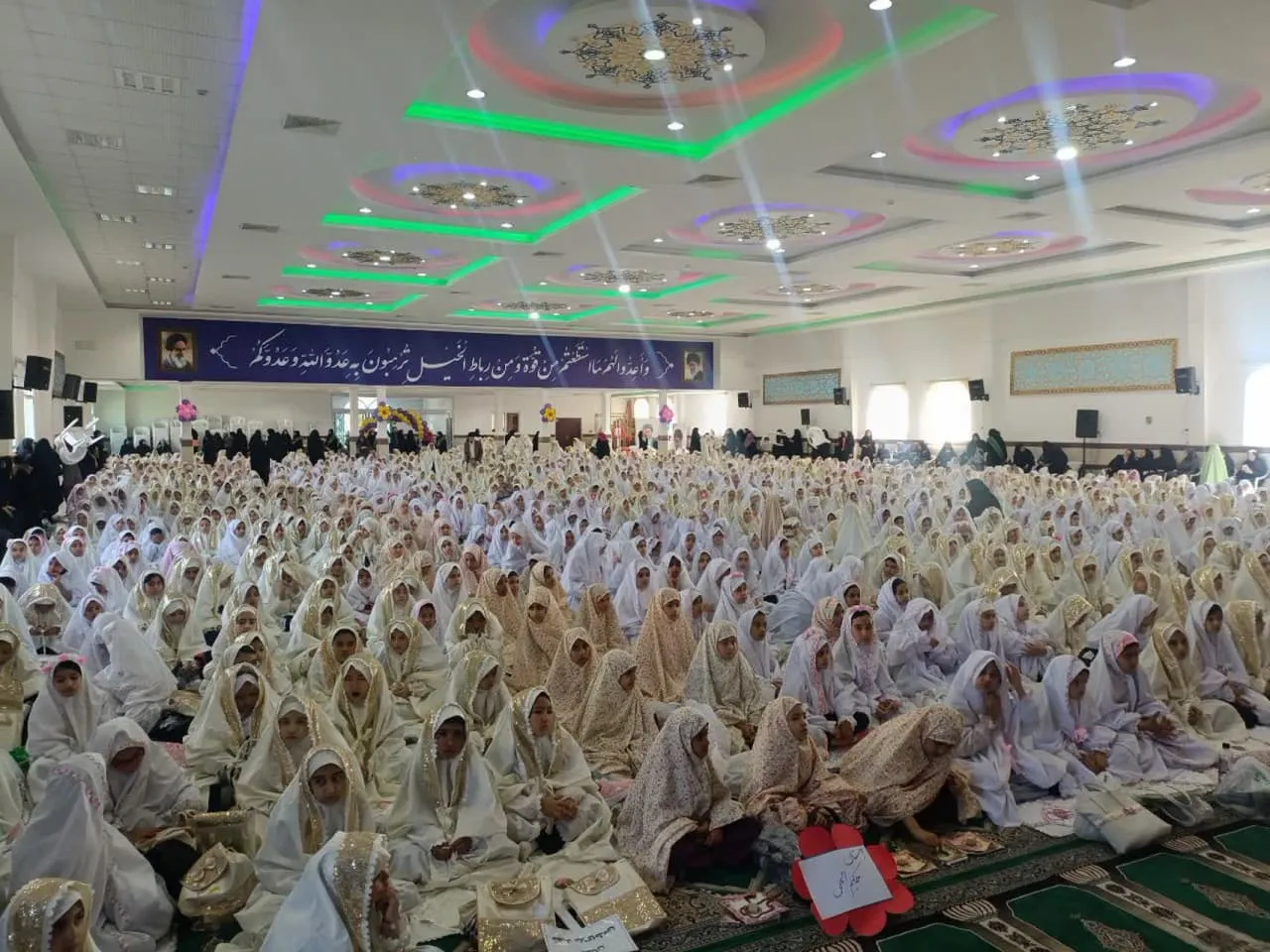 حضور و سخنرانی مدیر ستاد اقامه نماز در جشن عبادت دختران نو‌مکلف شهرستان سمنان