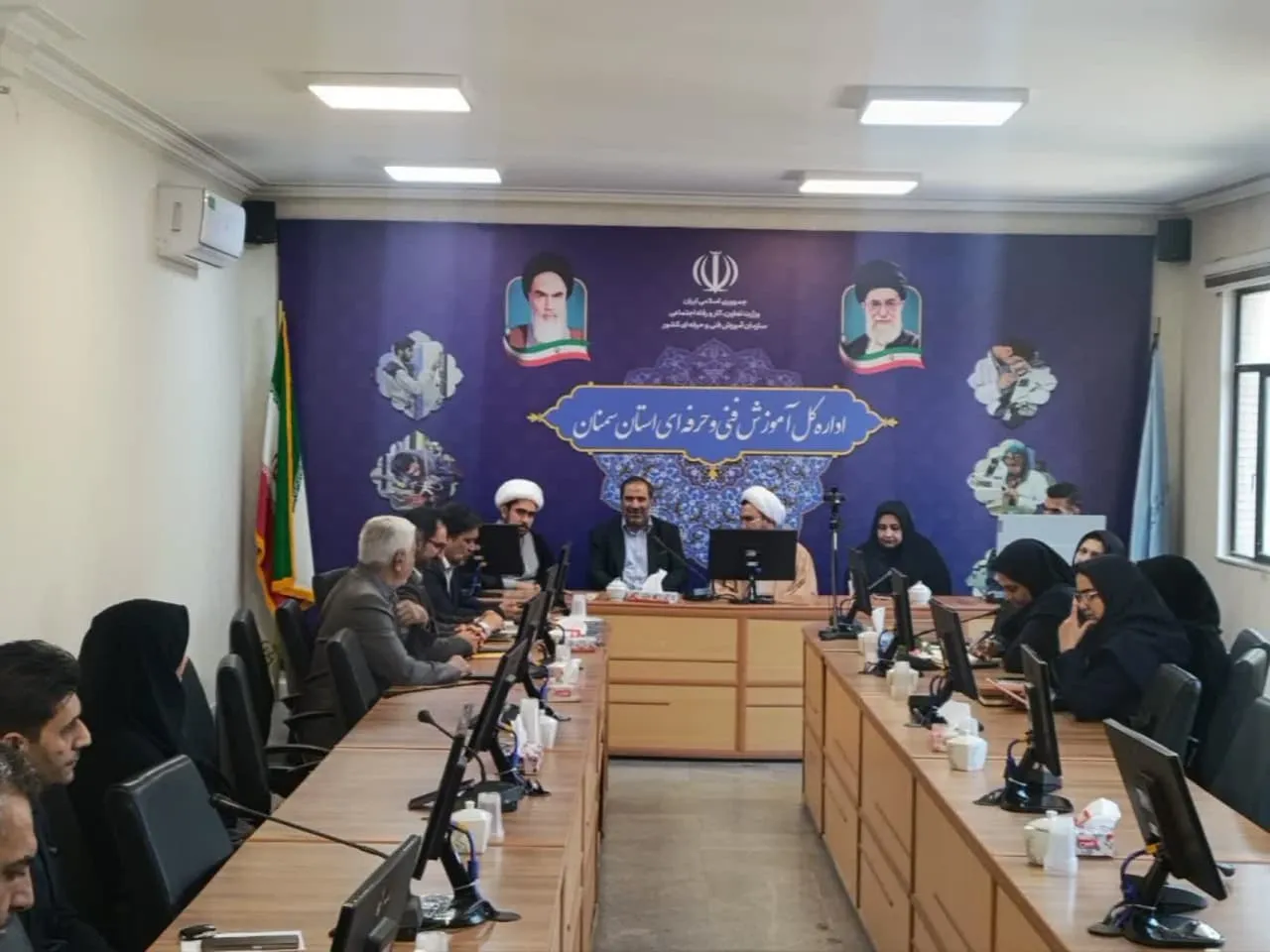 جلسه شورای اقامه نماز اداره کل آموزش فنی و حرفه‌ای برگزار شد