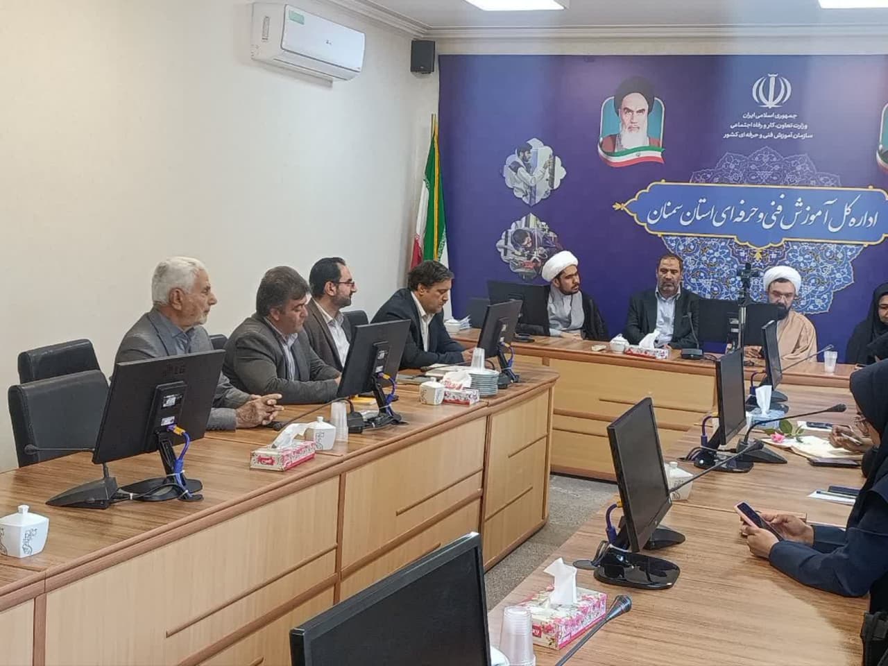 جلسه شورای اقامه نماز اداره کل آموزش فنی و حرفه‌ای برگزار شد