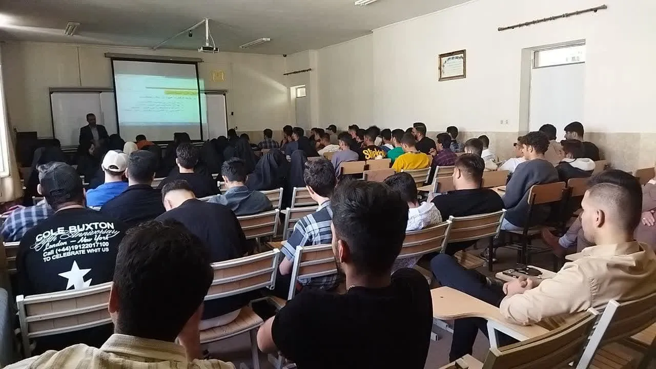 نشست تخصصی نماز ویژه گروه‌های موثر ورزش و جوانان شهرستان شهرکرد برگزار شد