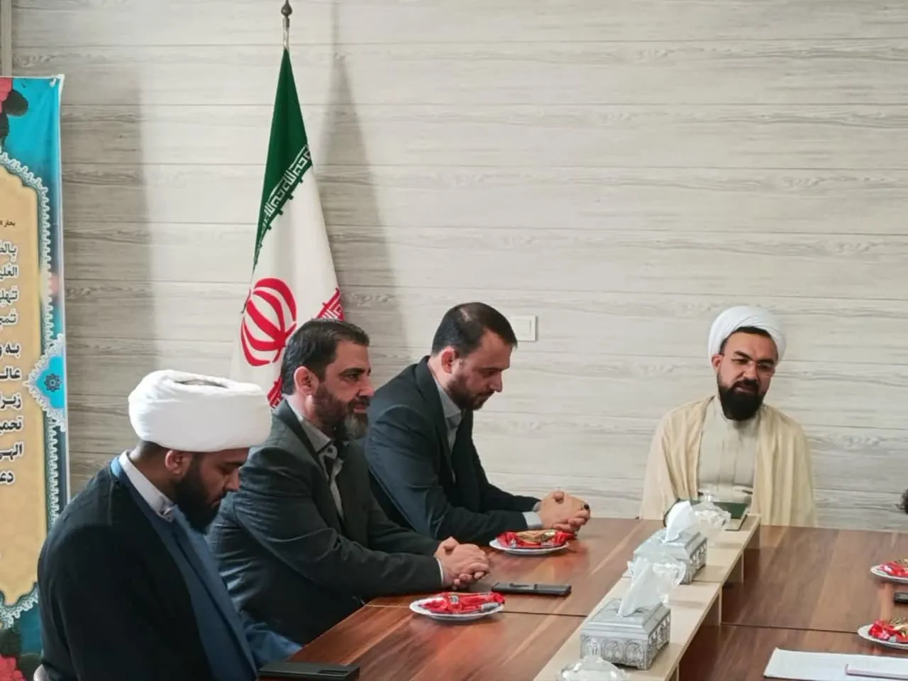 اولین جلسه هیئت داوری برای ارزیابی عملکرد دستگاههای اجرایی استان سمنان در حوزه اقامه نماز با حضور مسئولان و نمایندگان استانی برگزار شد.