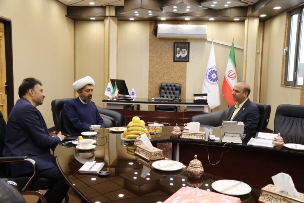 دیدار مدیر ستاد اقامه نماز زنجان با رئیس اتاق بازرگانی صنایع و معادن
