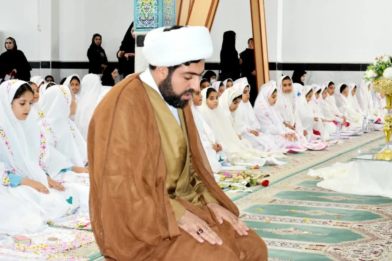 جشن تکلیف دختران دانش آموز در گیلانغرب -2