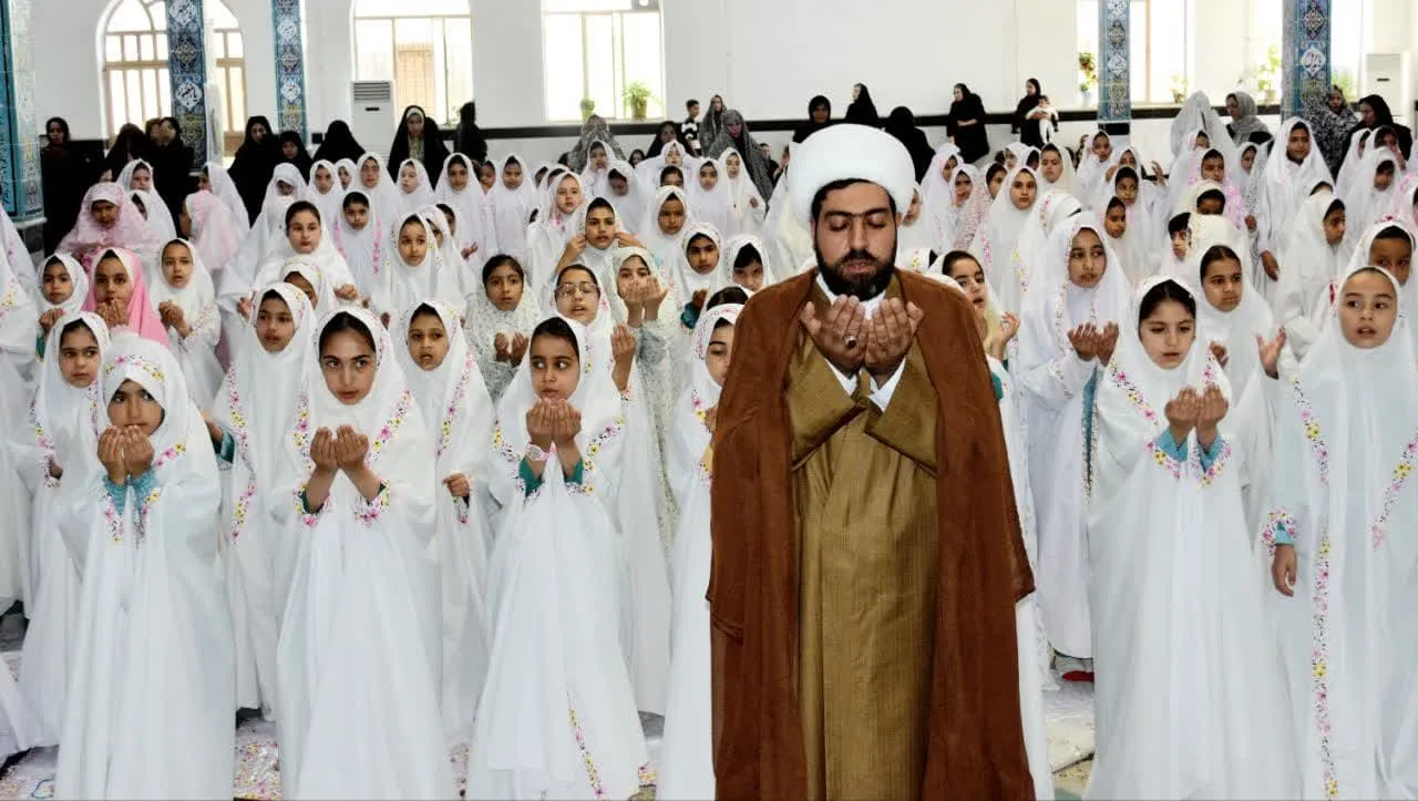 جشن تکلیف دختران دانش آموز در گیلانغرب -3