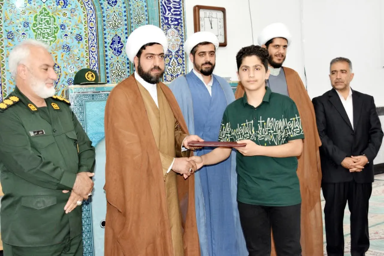 جشن تکلیف دختران دانش آموز در گیلانغرب -4