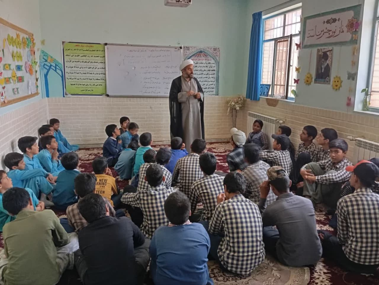 نشست تخصصی نماز ویژه دانش آموزان روستای تقی آباد برگزار شد