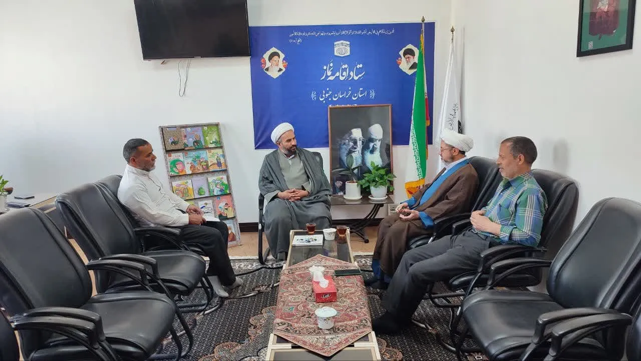 دیدار مسئول عقیدتی سیاسی بیمارستان ارتش خراسان جنوبی با مدیر ستاد اقامه نماز استان