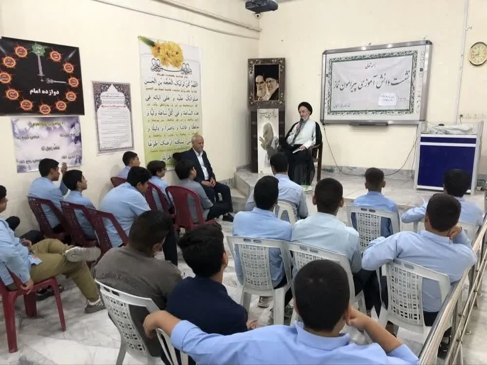 نشست دانش آموزی با موضوع نماز دررفسنجان