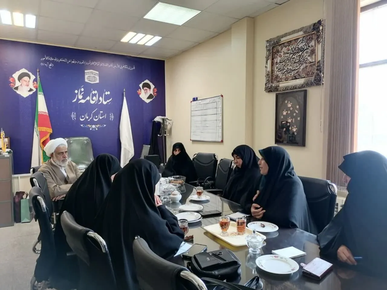 دومین جلسه شورای اندیشه ورز بانوان در کرمان