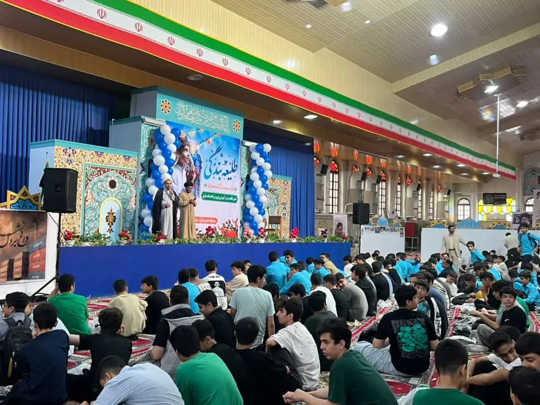جشن تكليف دانش آموزان ناحيه يك ساري بصورت متمركز برگزار شد