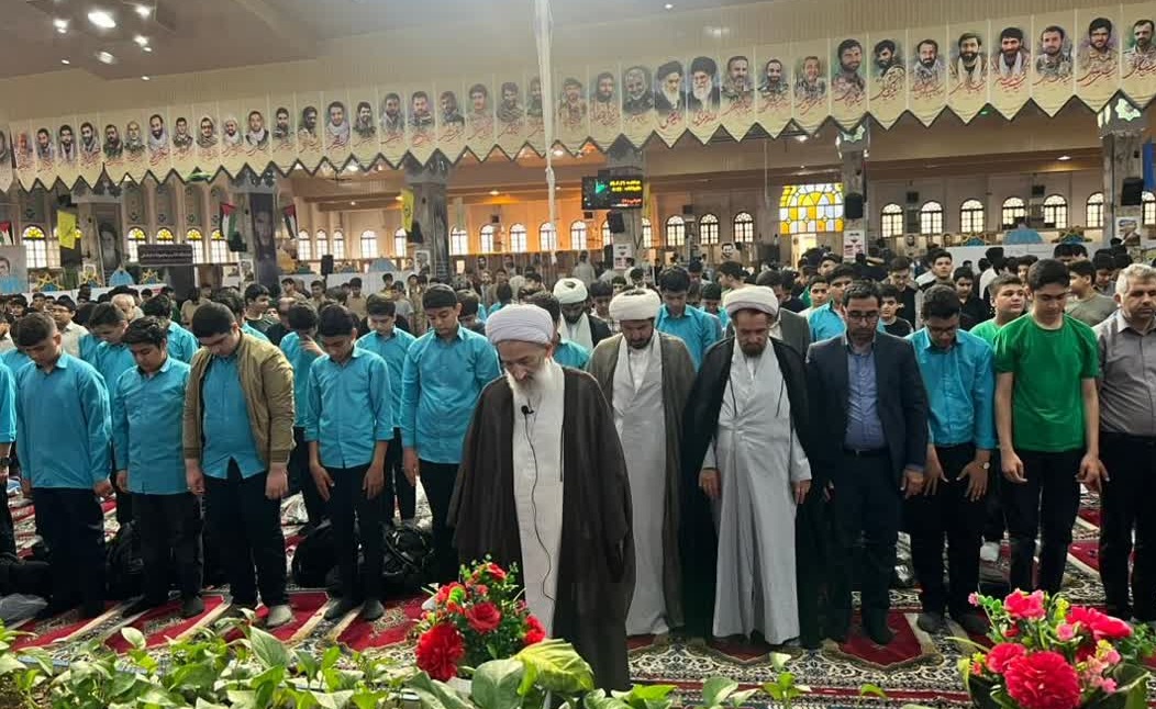جشن تكليف دانش آموزان ناحيه يك ساري بصورت متمركز برگزار شد