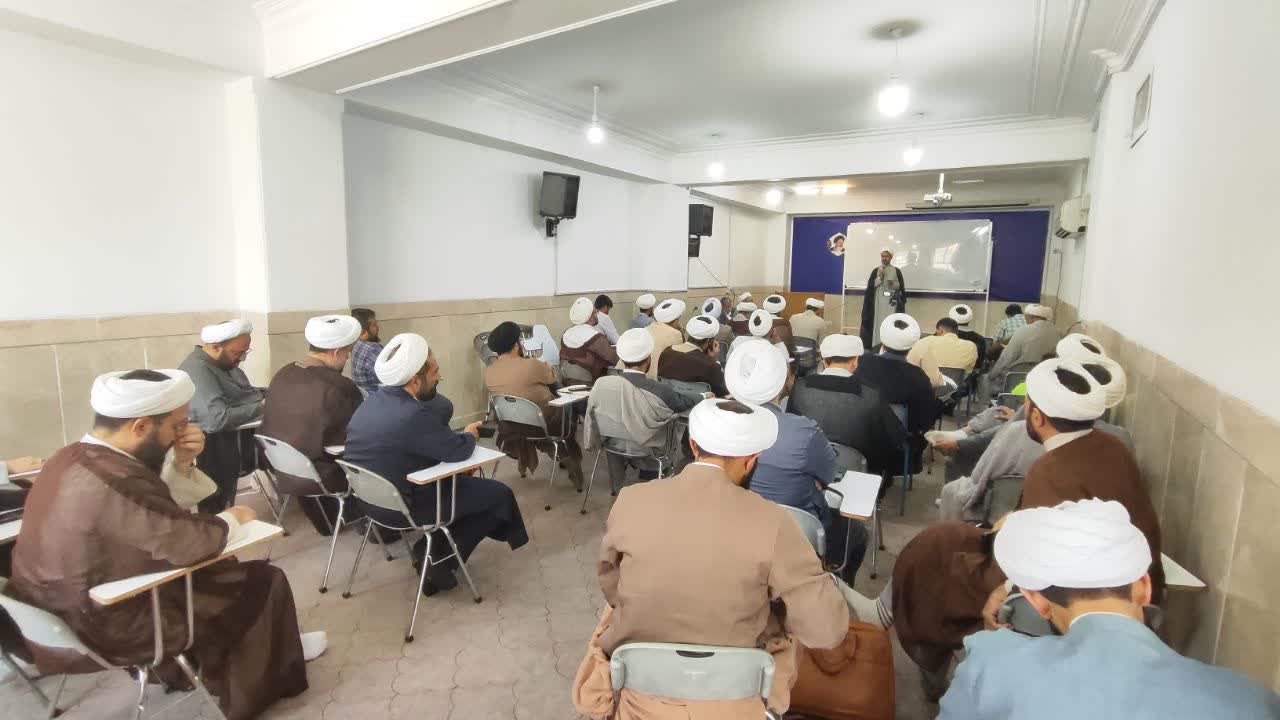 جلسه هماندیشی اساتید مرکز تخصصی نماز با مسئولان ستاد اقامه نماز برگزار شد