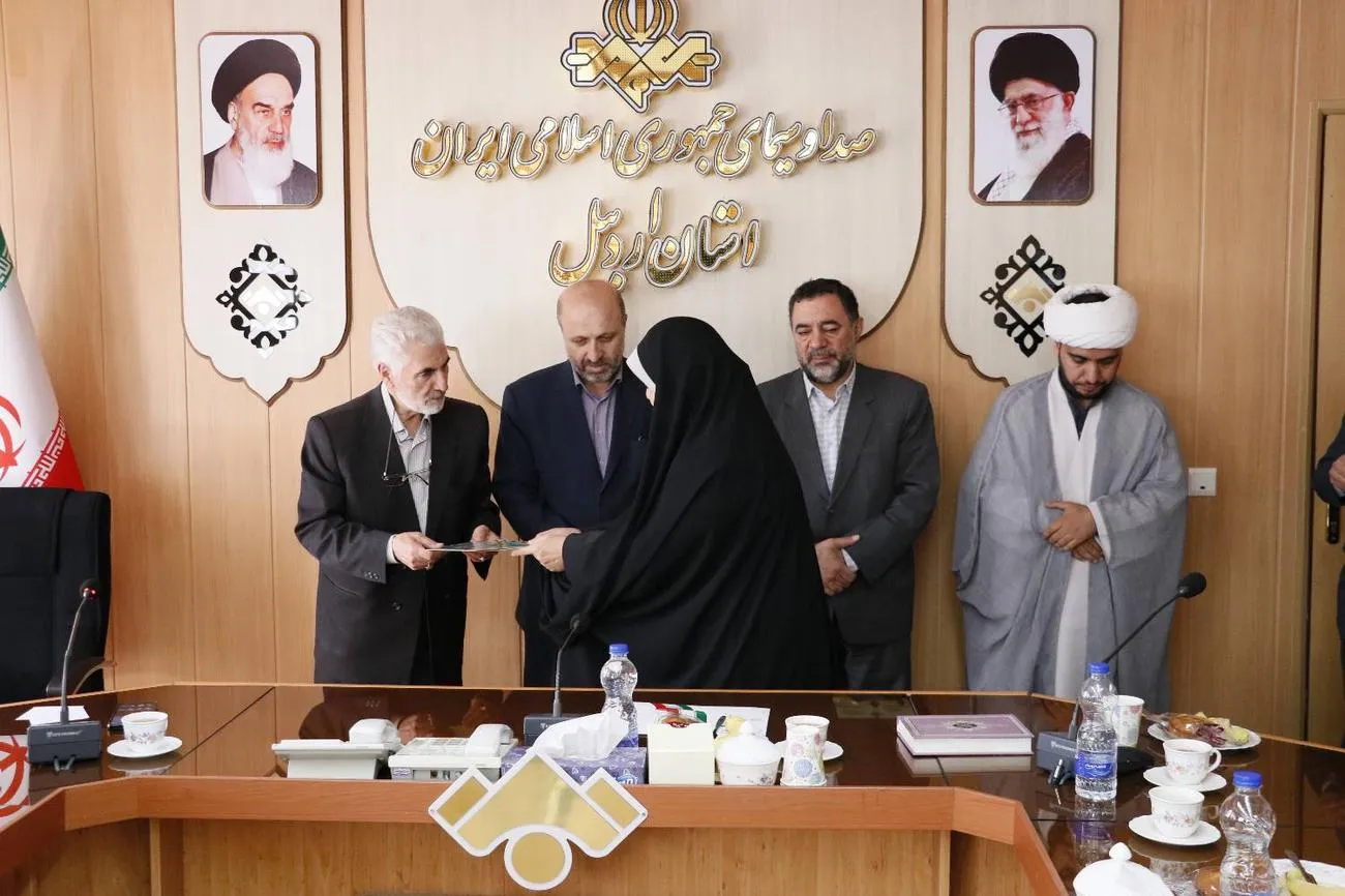 تجلیل از فعالان نماز صدا و سیمای اردبیل