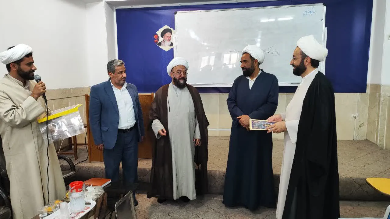 جلسه هماندیشی اساتید مرکز تخصصی نماز با مسئولان ستاد اقامه نماز برگزار شد