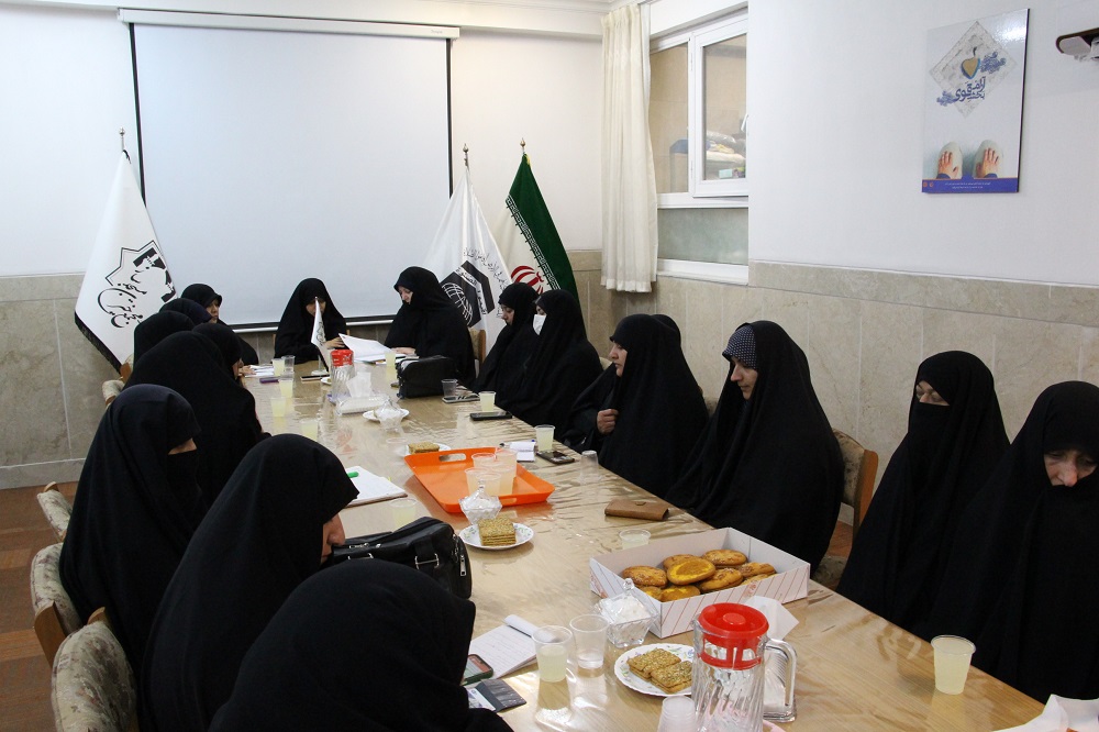 دومین نشست هیئت اندیشه ورز دفتر امور بانوان ستاد اقامه نماز قم برگزار شد