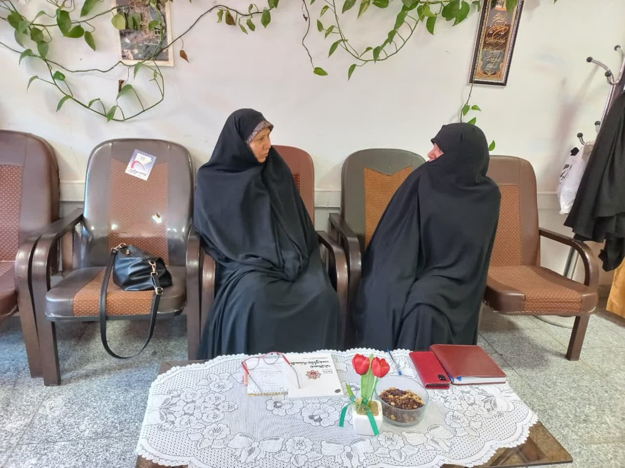 مشاور امور بانوان استان مرکزی با معاون فرهنگی حوزه علمیه خواهران دیدار کرد