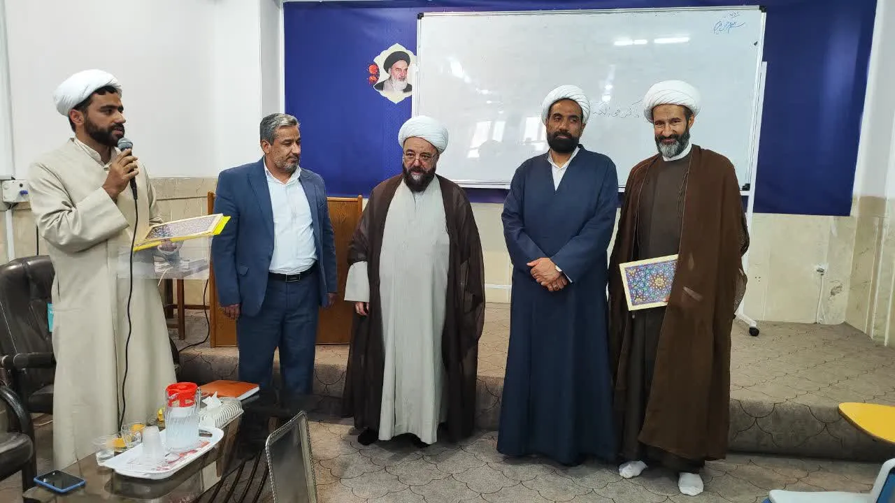 جلسه هماندیشی اساتید مرکز تخصصی نماز با مسئولان ستاد اقامه نماز برگزار شد