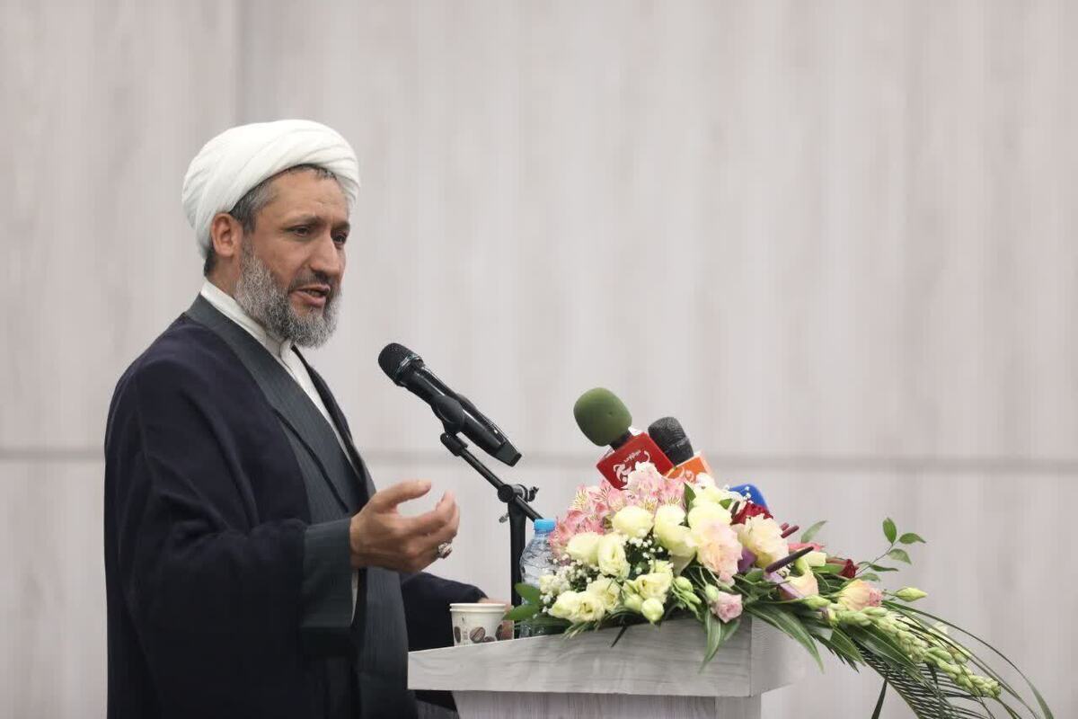 انقلاب اسلامی محصول حضور پرشور جوانان در مساجد جهت اقامه نماز اول وقت بود/فلسفه اقامه نماز احساس خدا حاظری است