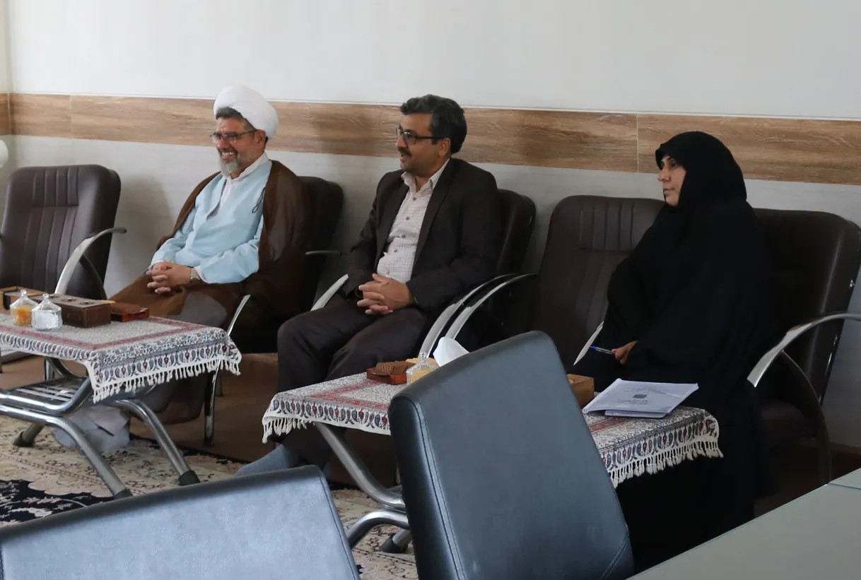 جلسه هم افزایی و همکاری ستاد اقامه نماز و مرکز مدیریت حوزه های علمیه خواهران اصفهان