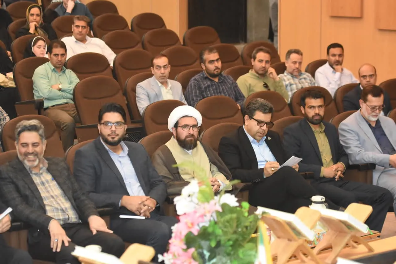 گسترش و ترویج فرهنگ قرآنی و نماز در محیط کار اهمیت بالایی دارد