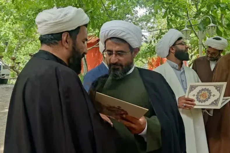 تقدیر مدیر حوزه علمیه استان از مدیر ستاد اقامه نماز چهارمحال‌وبختیاری