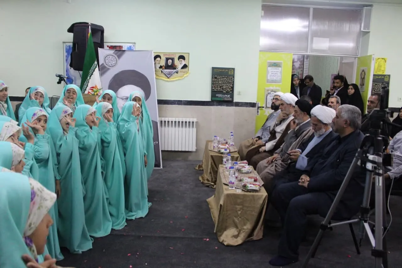 اجلاس دانشآموزی نماز استان در بوئینزهرا برگزار شد