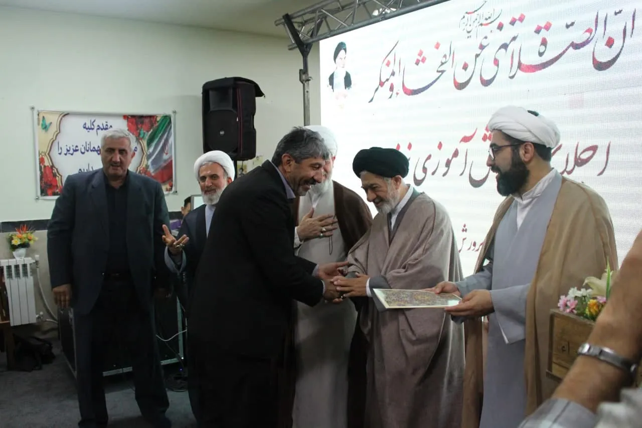 اجلاس دانشآموزی نماز استان در بوئینزهرا برگزار شد