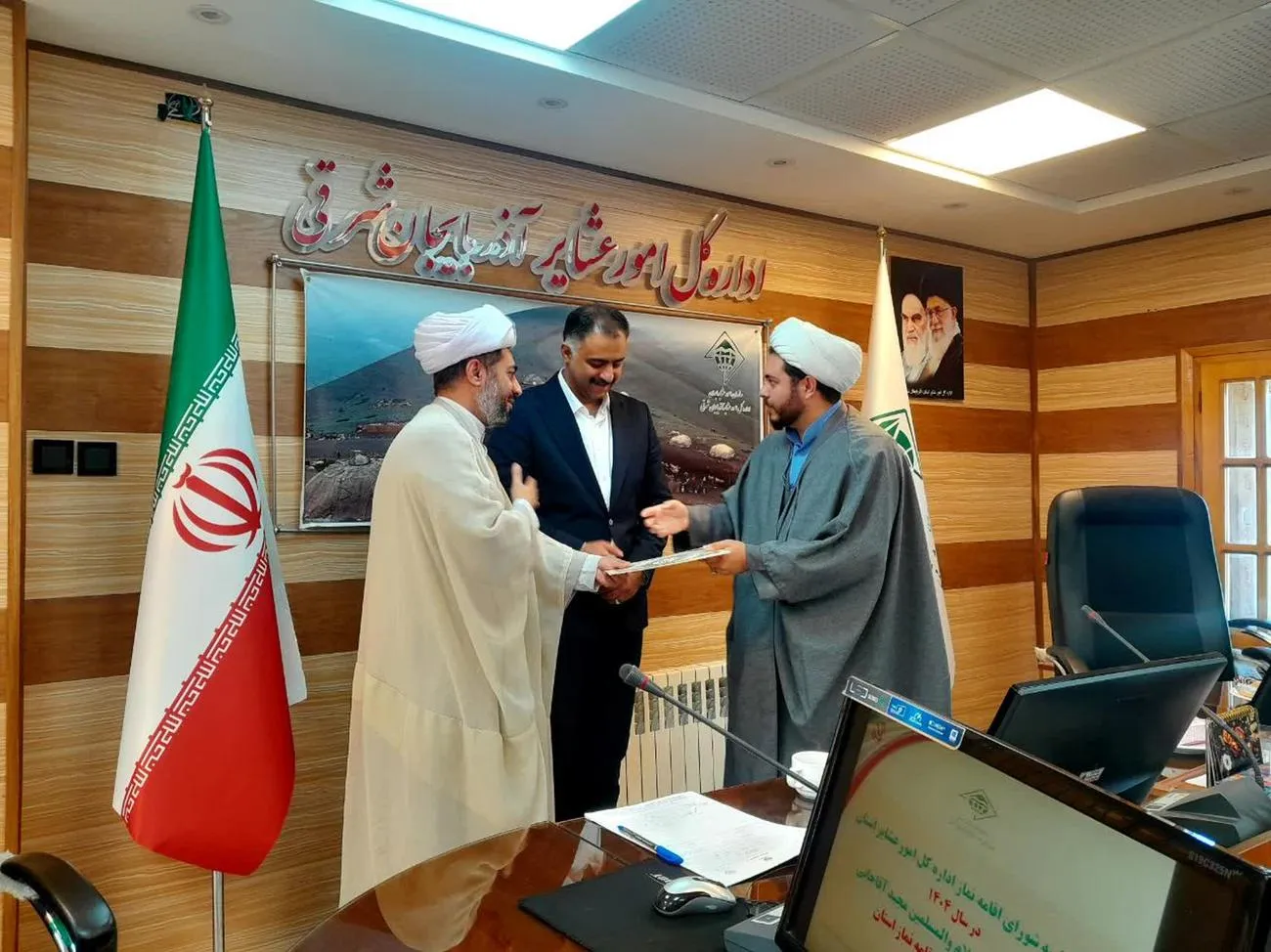 جلسه شورای اقامه نماز اداره کل امور عشایر تبریز
