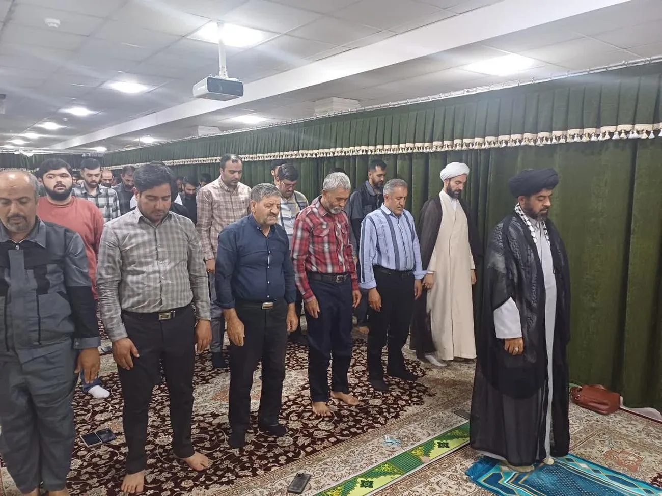 اولین گردهمایی دبیران اقامه نماز ادارات چهارمحالوبختیاری در جمکران برگزار شد