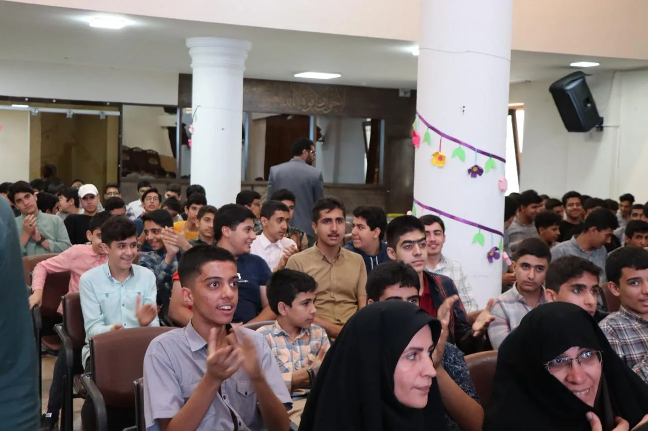 ششمین اجلاسیه نماز دانش آموزی اداره کل آموزش و پرورش استان اصفهان