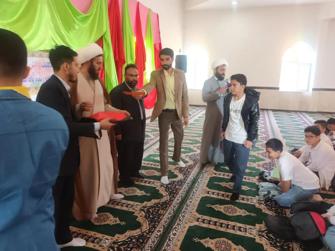 جشن تکلیف دانشآموزان پایه هشتم در شهرستان بهار برگزار شد