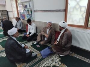 مدیر ستاد اقامه نماز استان از مسجد پارک رز مشهد بازدید و نماز جماعت را اقامه کرد