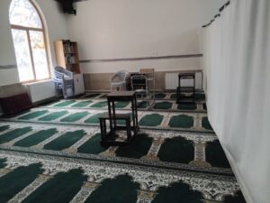مدیر ستاد اقامه نماز استان از مسجد پارک رز مشهد بازدید و نماز جماعت را اقامه کرد