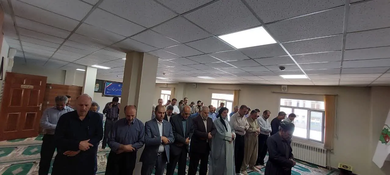 تجلیل از خادمان نماز و قرآن در کمیته امداد امام خمینی(ره) استان کردستان