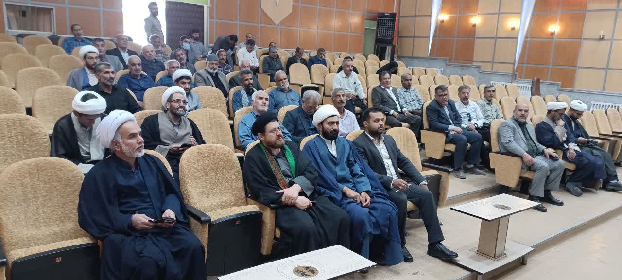 دوره های آموزشی اعضای شورای اقامه نماز بخش ها و روستاها در سه شهرستان همدان برگزار شد