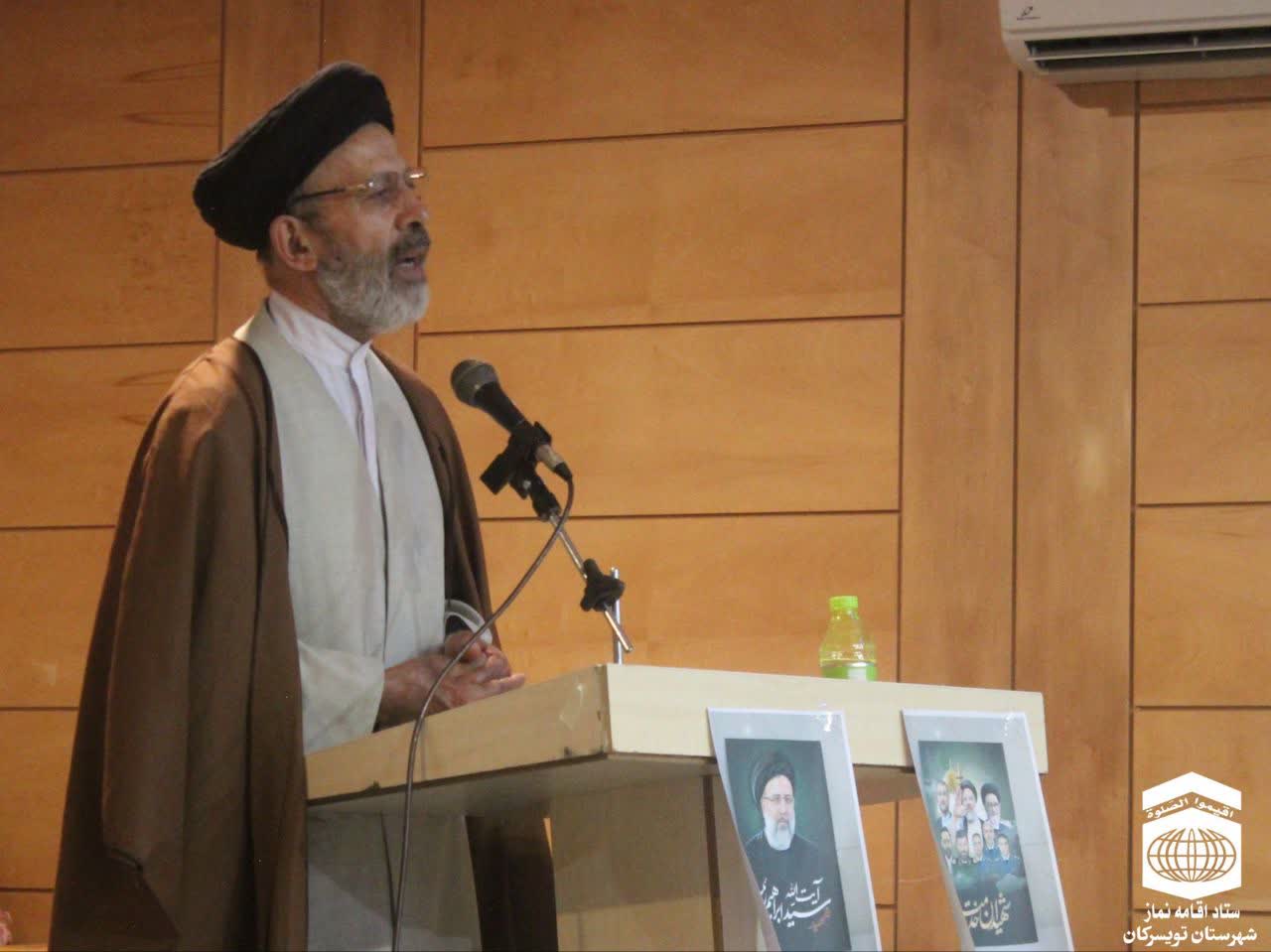 دوره آموزشی اعضای شورای اقامه نماز بخش ها و روستاهای شهرستان تویسرکان برگزار شد