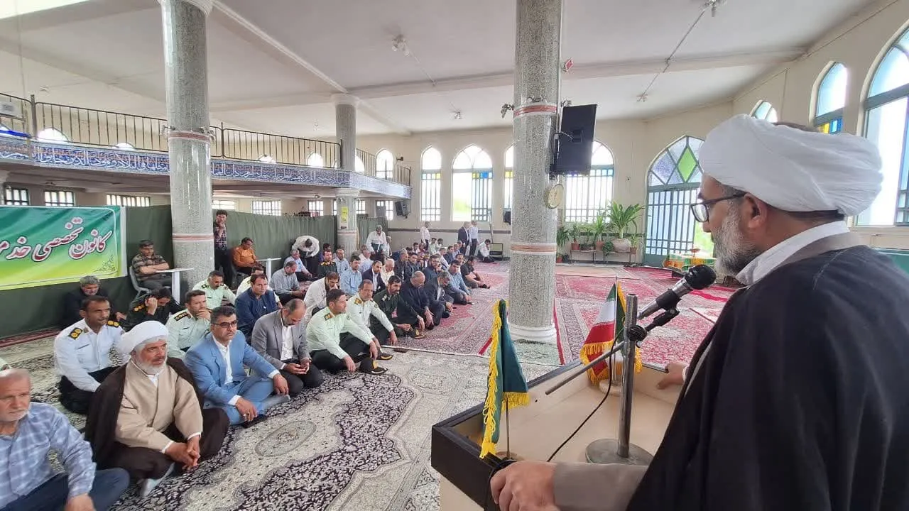 اقامه نماز وحدت ادارات شهرستان تیران و کرون اصفهان