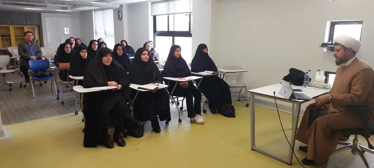 دوره توانمند سازی آموزگاران پایه سوم دختران در شهرستان خوی برگزار شد