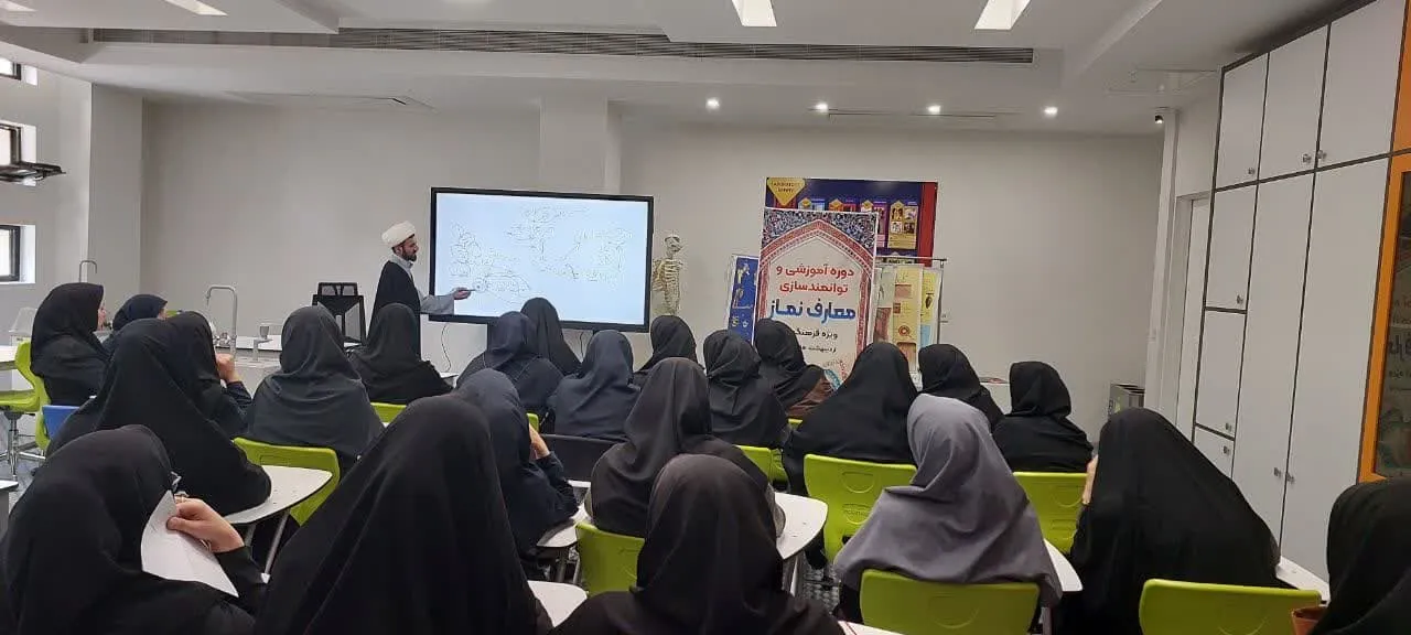 دوره توانمند سازی آموزگاران پایه سوم دختران در شهرستان خوی برگزار شد