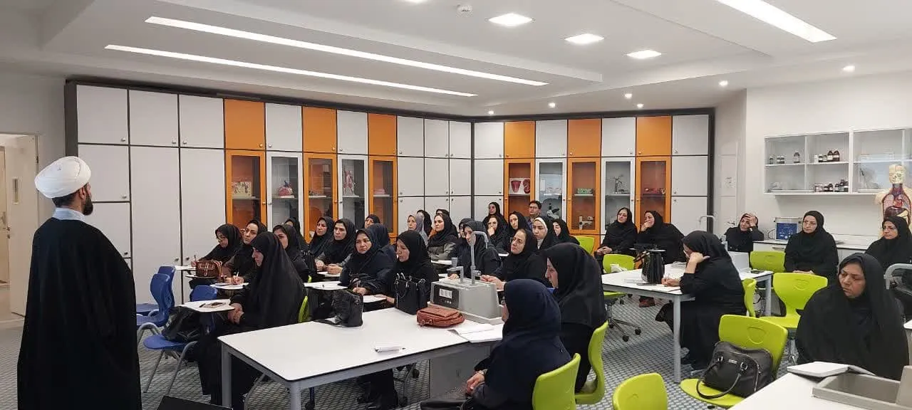 دوره توانمند سازی آموزگاران پایه سوم دختران در شهرستان خوی برگزار شد
