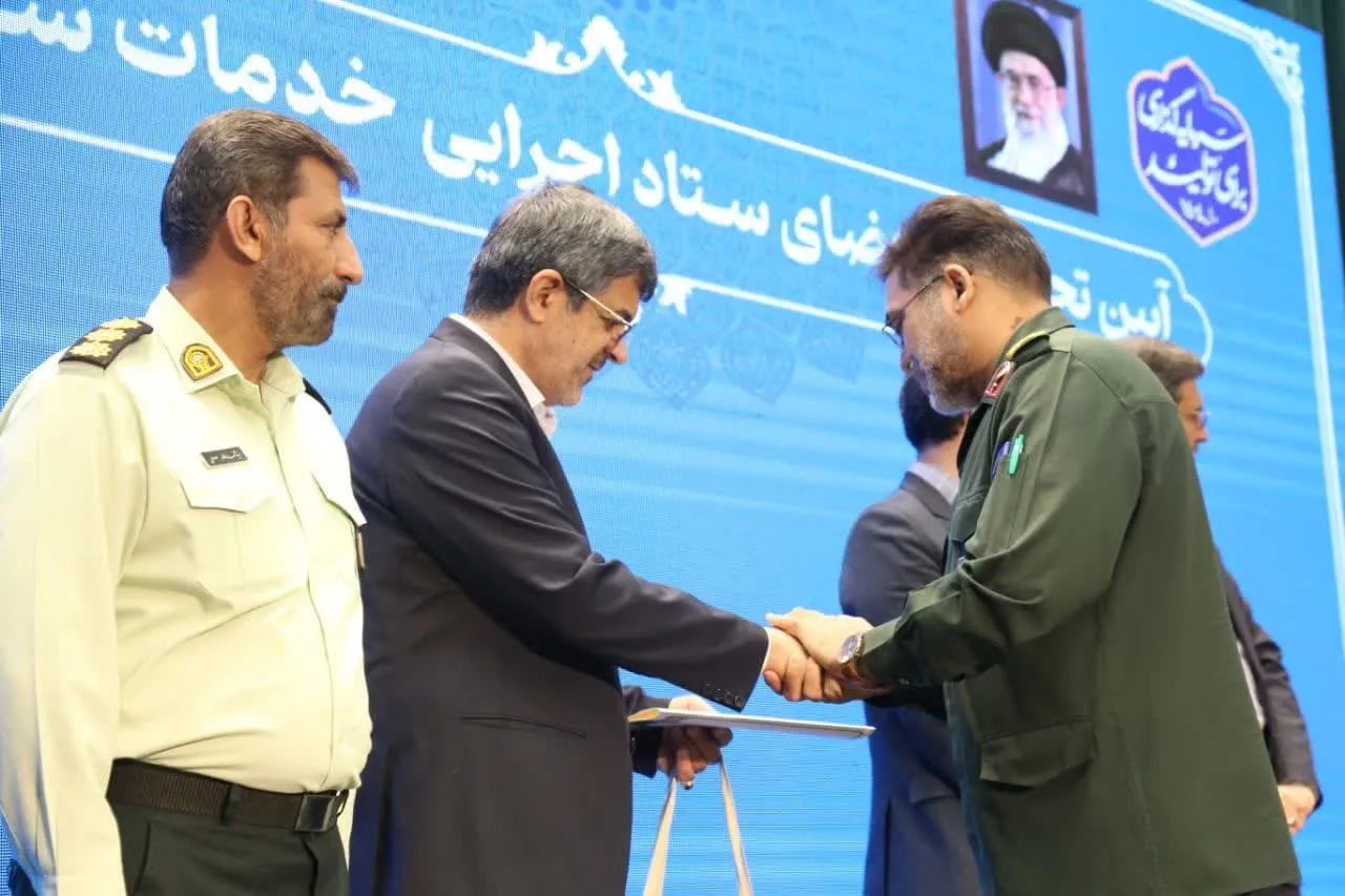 استاندار یزد از مدیر ستاد اقامه نماز استان یزد تجلیل کرد