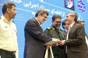 استاندار یزد از مدیر ستاد اقامه نماز استان یزد تجلیل کرد