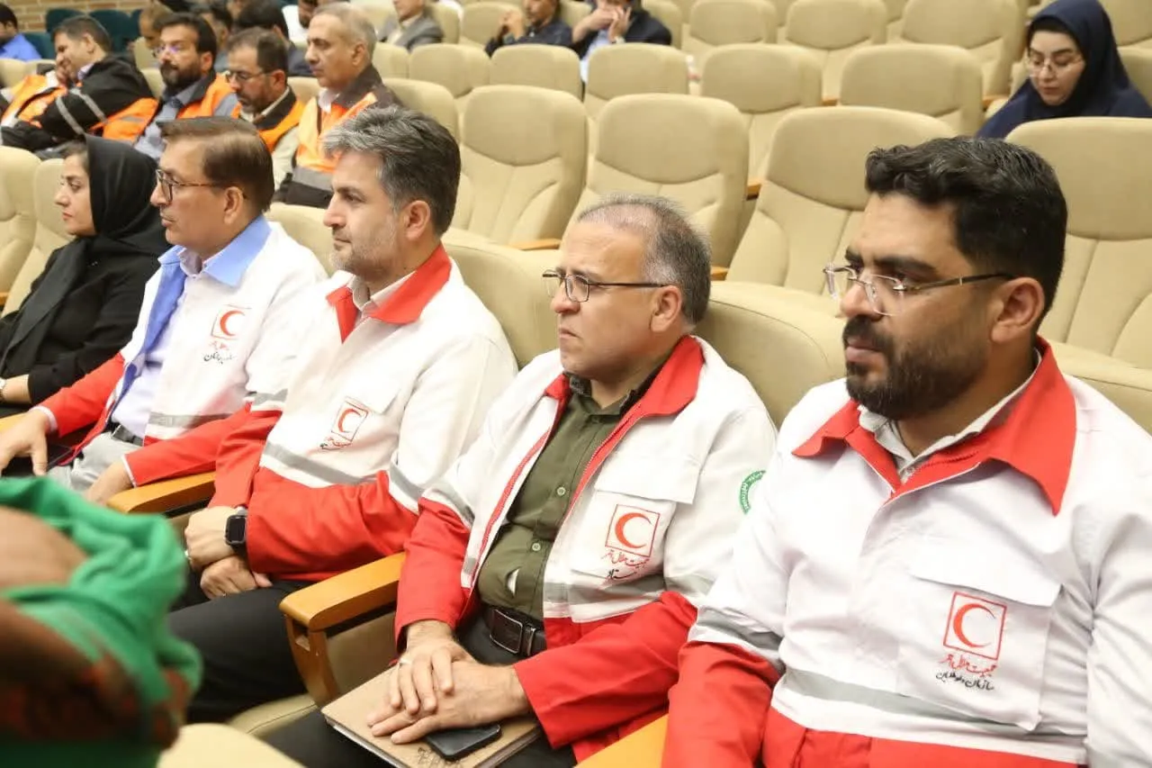 استاندار یزد از مدیر ستاد اقامه نماز استان یزد تجلیل کرد