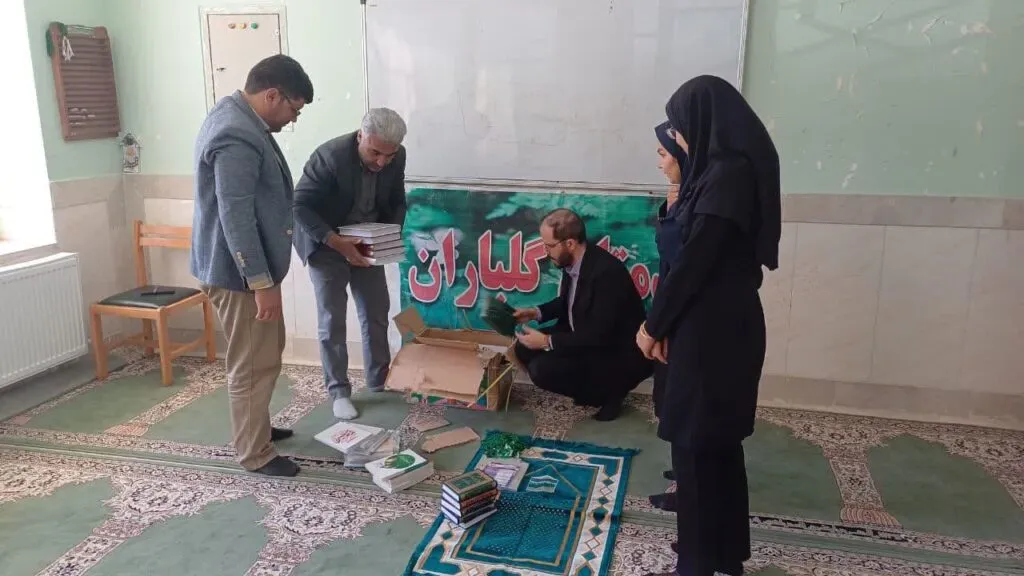 توزیع ۴ بسته آموزشی و ترویجی نماز ویژه مدارس عشایری چهارمحال و بختیاری