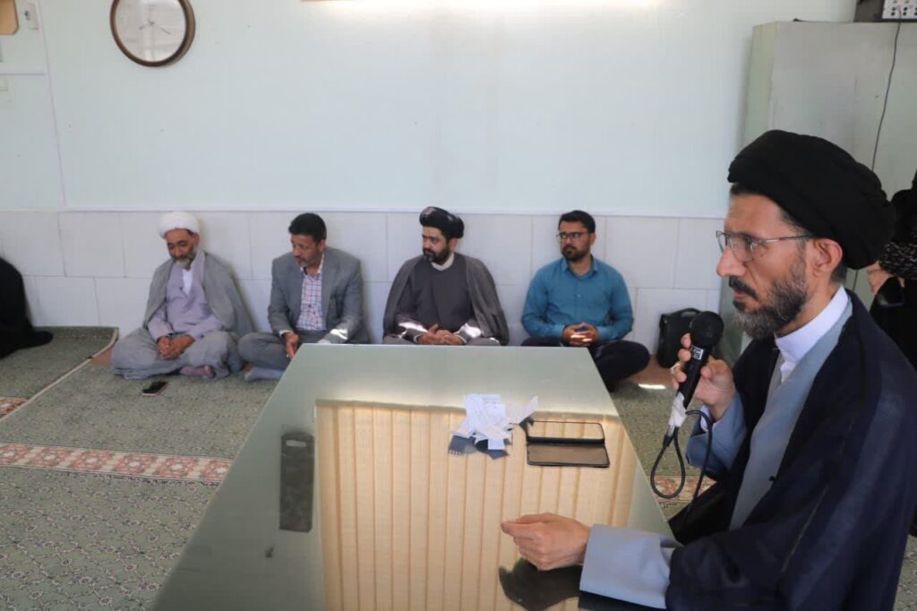 دوشنبه های نمازی با حضور امام جمعه شهرستان اردکان برگزار شد.