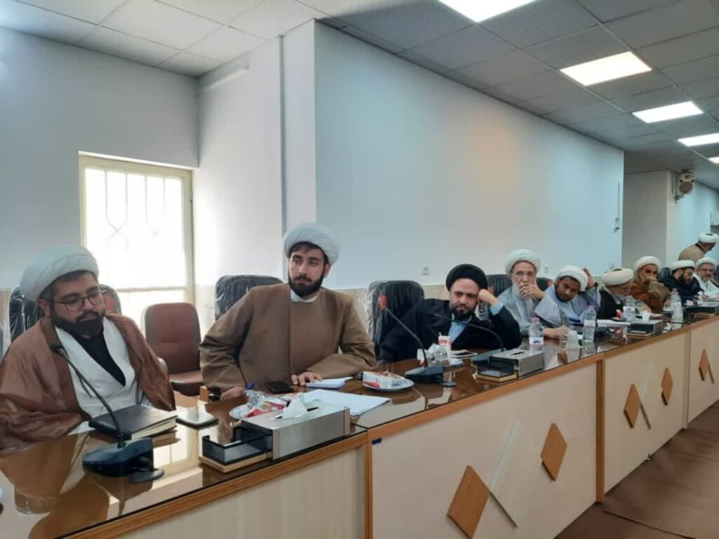 اولین دوره آموزشی «تعالی شهدای خدمت» به منظور توانمندسازی ائمه جماعات در یزد برگزار شد.