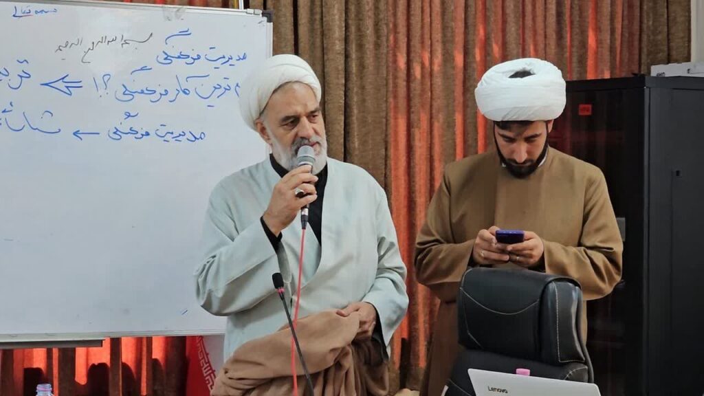 اولین دوره آموزشی «تعالی شهدای خدمت» به منظور توانمندسازی ائمه جماعات در یزد برگزار شد.