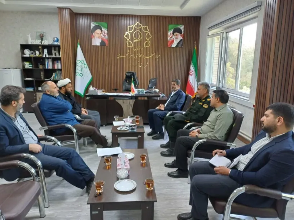 نمازجماعت در پارکها و اماکن تفریحی و گردشگری شهرستانشهرکرد اقامه میشود